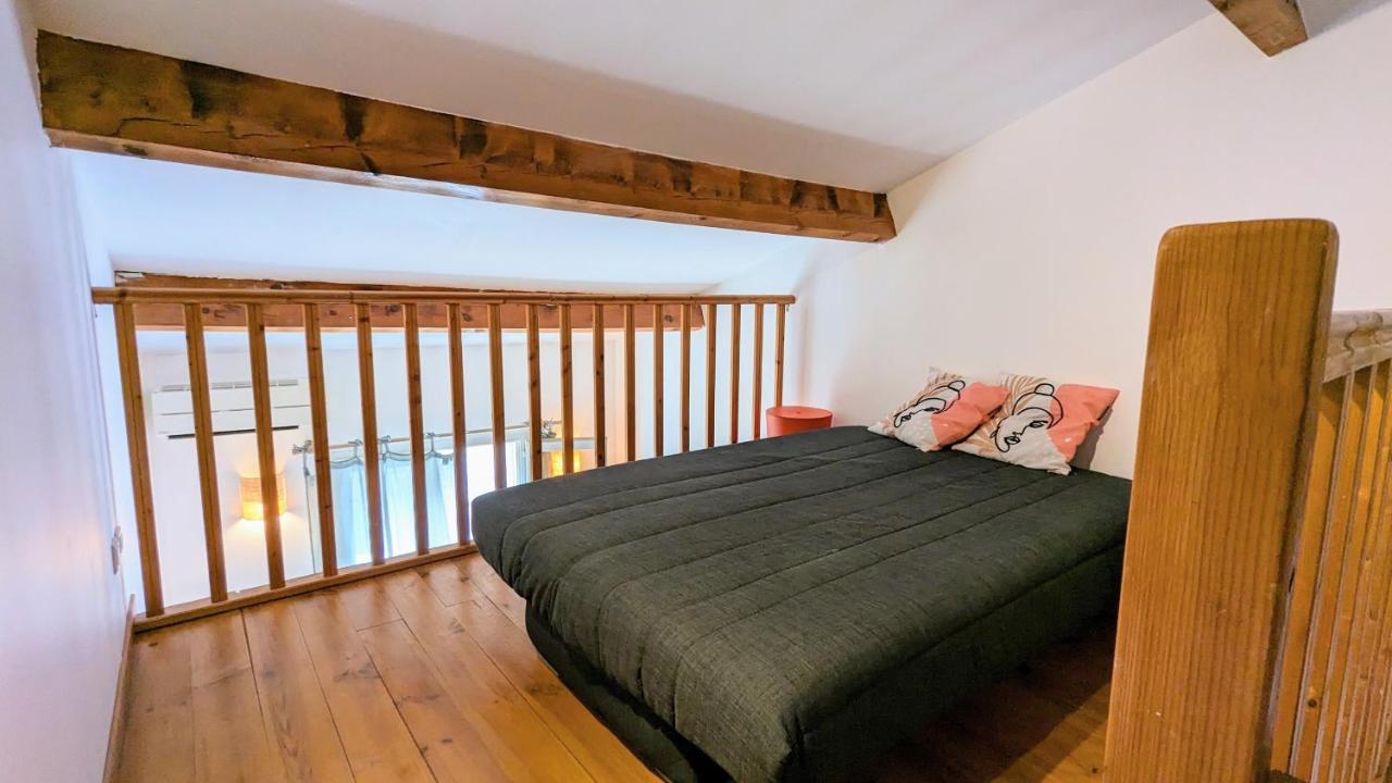Maison De Village Avec Garage Айга-Мортас Екстериор снимка